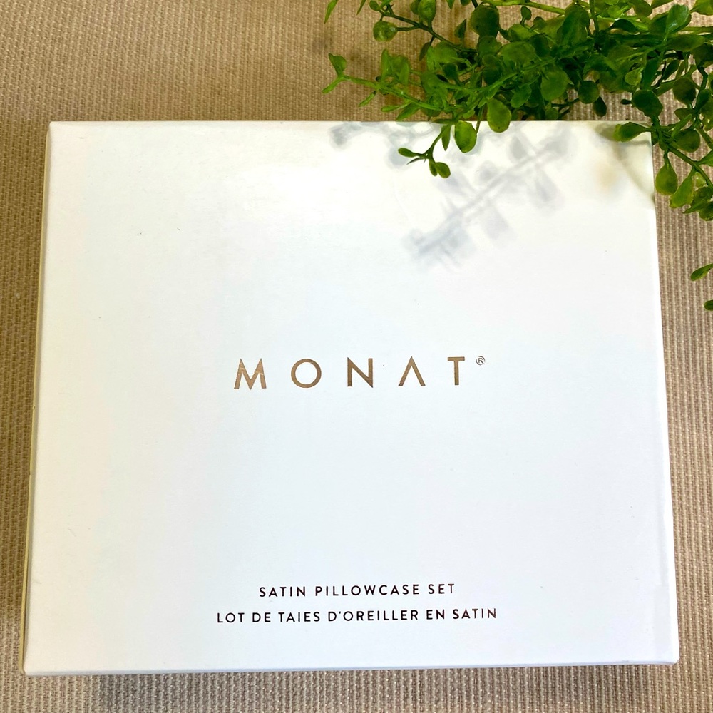 Monat satin pillowcase set NIB